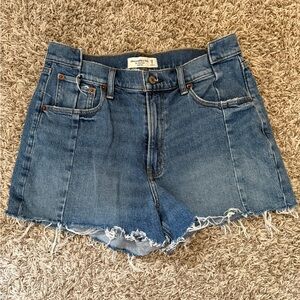 Abercrombie The Mom Short High Rise